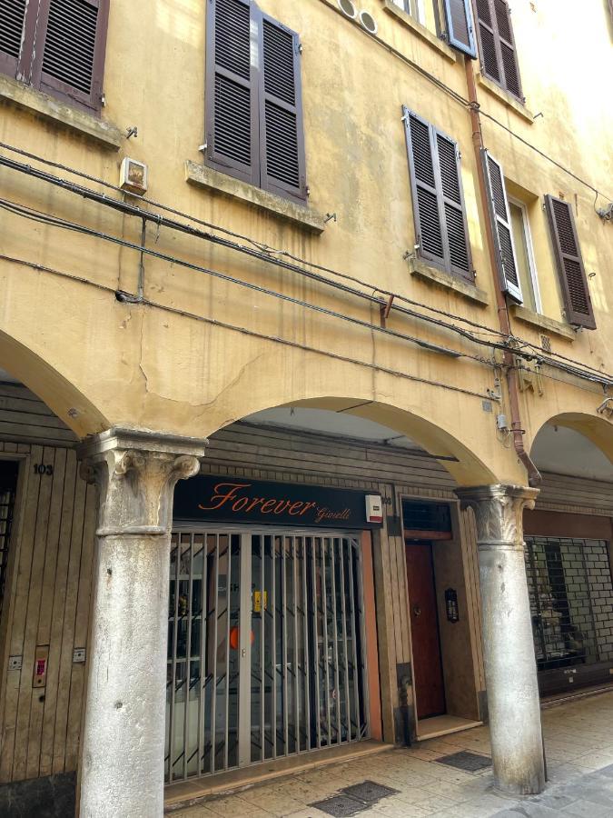 Le Civette Lägenhet Ferrara Exteriör bild